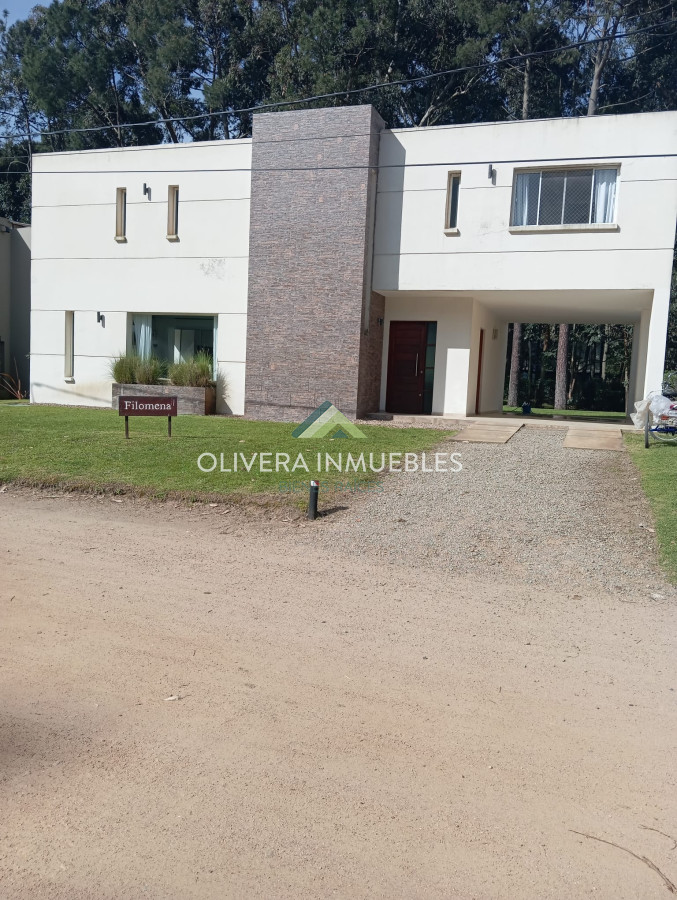 Casa ID.13760 - Hermosa casa en venta, Solanas country-Punta del Este