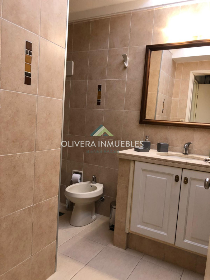 Casa ID.11191 - Casa en playa mansa 4 dormitorios con piscina climatizada Punta del Este 