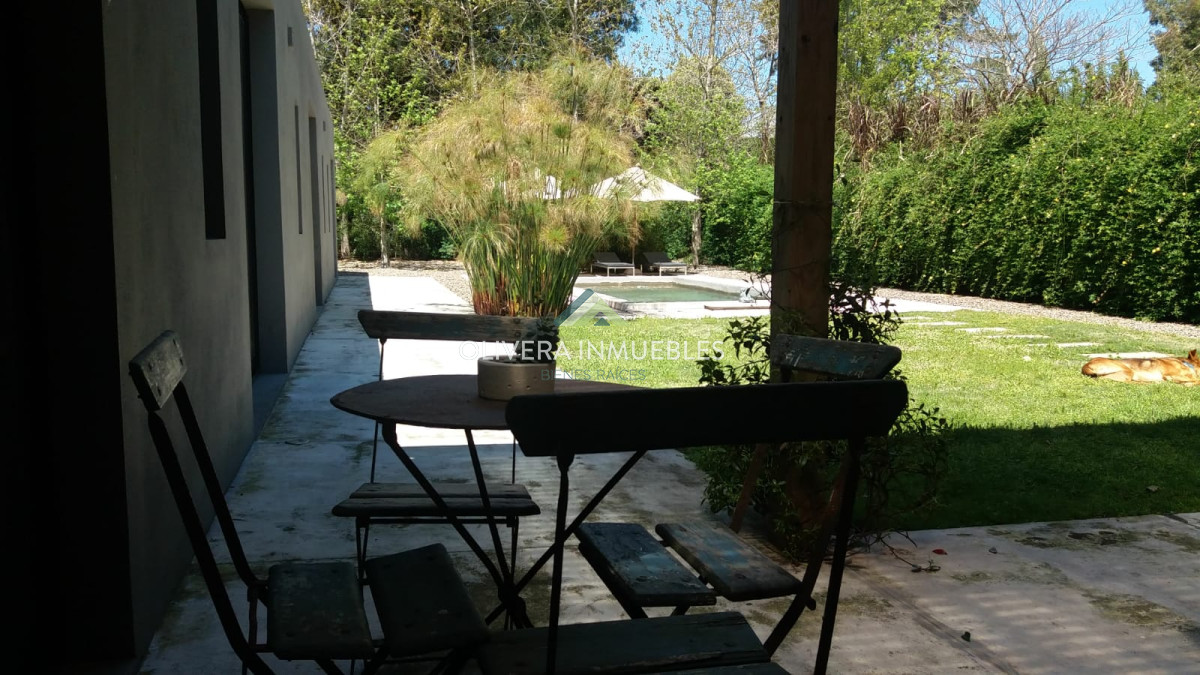Casa ID.10001 - VENTA DE CASA DE 3 SUITES EN LA BARRIO PRIVADO LA ARBOLADA PUNTA DEL ESTE