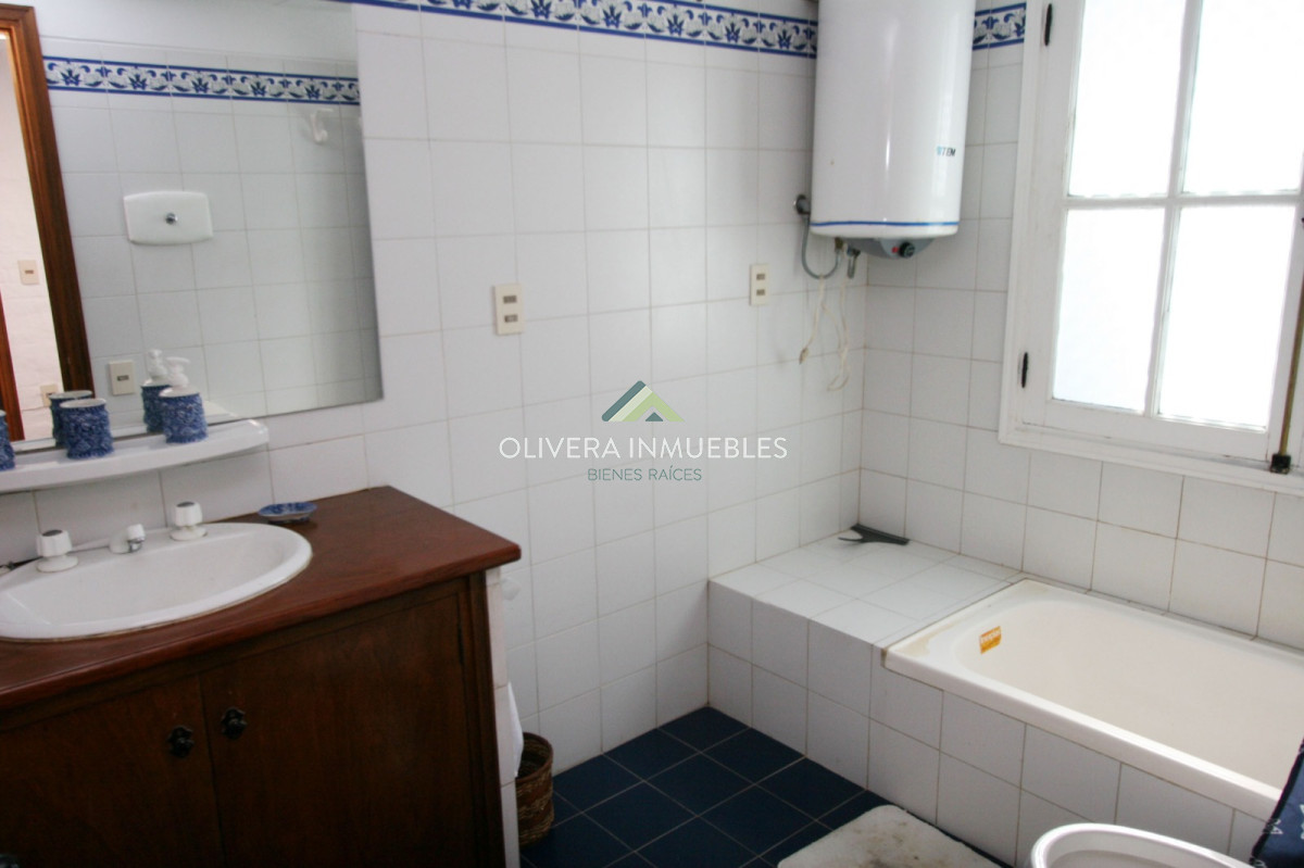 Casa ID.5608 - Alquiler en La Barra