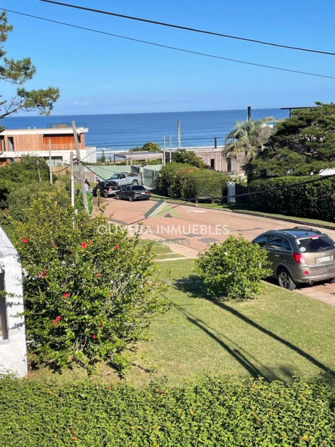 Casa ID.13899 - Alquiler anual a pasos del mar