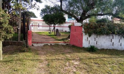 PROPIEDAD EN LOMAS DE SOLYMAR. INMUEBLE CON CONTRUCCIÒN DE DOS CASAS Y UN MONOAMBIENTE.