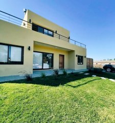 Casa en venta de 4 dormitorios en Punta del Este