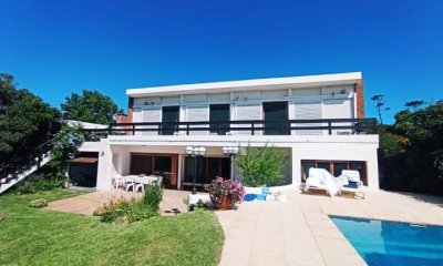 Casa en venta de 4 dormitorios en Playa Mansa, Punta del Este