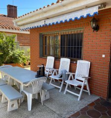 CHALET EN VENTA 3 DOR Y DEPENDENCIA EN PLAYA MANSA (PUNTA DEL ESTE)