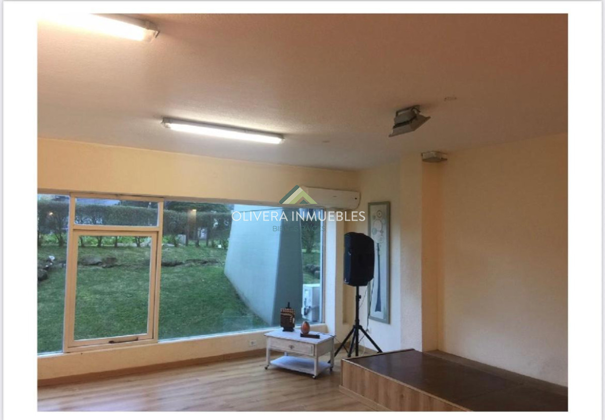 Local Comercial ID.13846 - Local en alquiler anual, Punta del Este