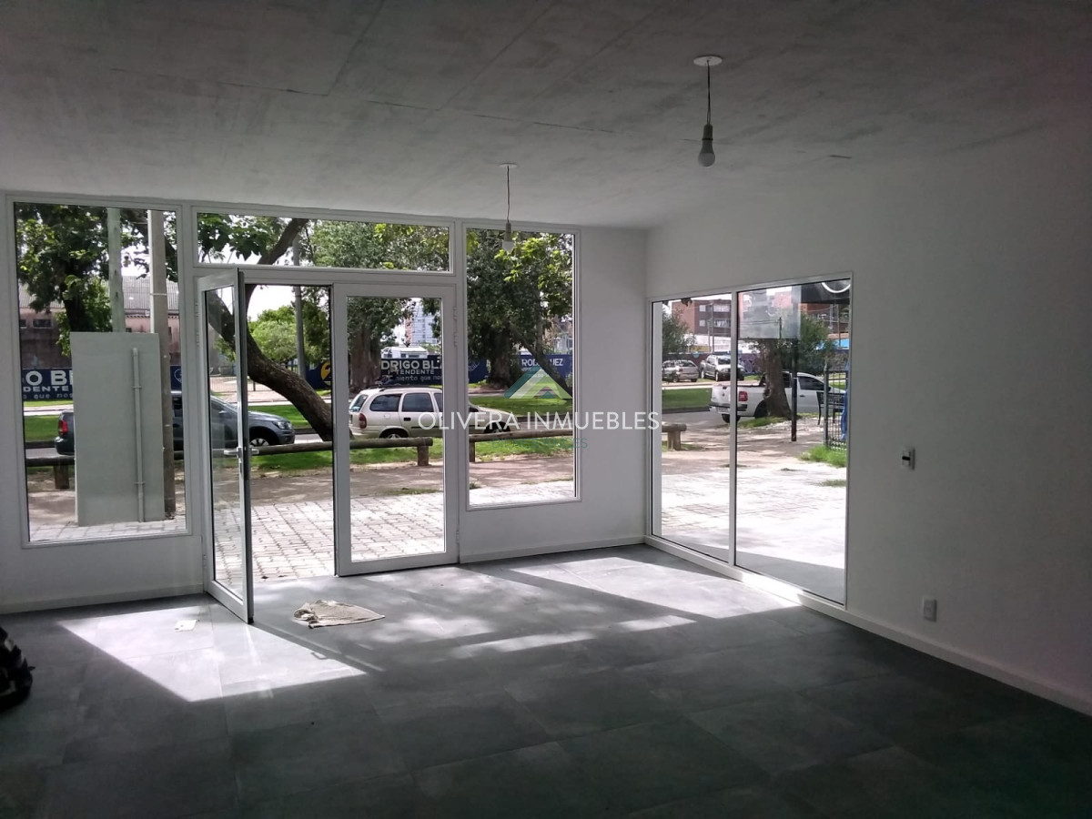 Local Comercial ID.6220 - Local En Maldonado -  Sobre Joaquin de Viana.