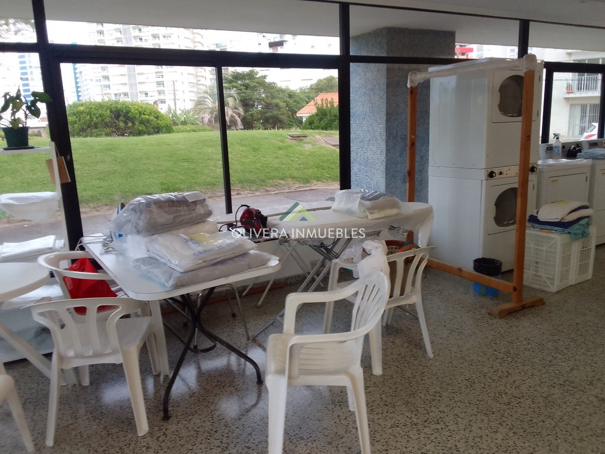 Local Comercial ID.9387 - Lavadero Funcionando en Punta del Este