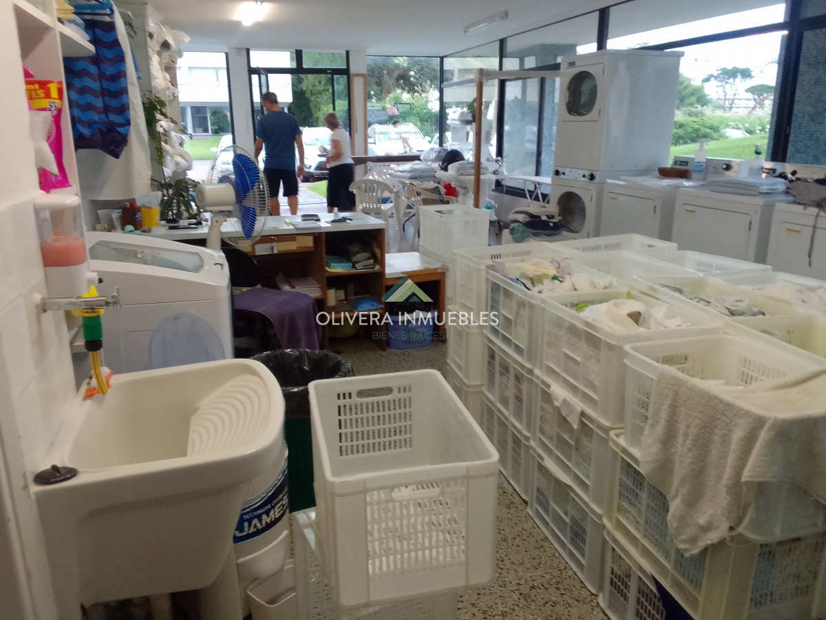 Local Comercial ID.9387 - Lavadero Funcionando en Punta del Este