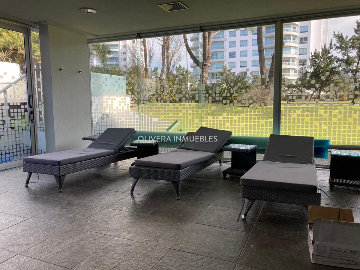 Apartamento ID.8788 - Apartamento tipo casa, con amplia terraza. 2 dormitorios 2 baños.