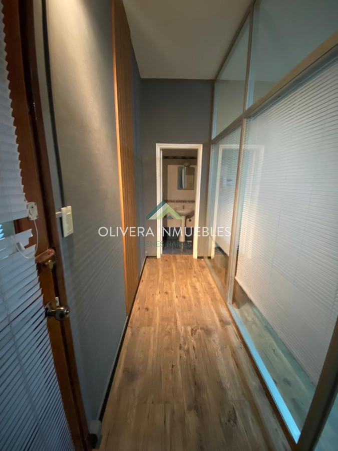 Oficina ID.9627 - Alquiler de oficina en Cuidad Vieja, Montevideo