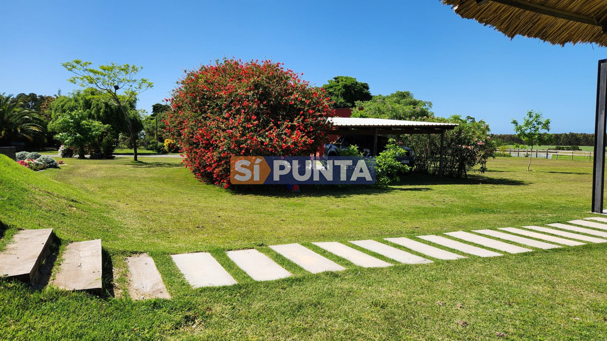 Chacra ID.13736 - OPORTUNIDAD !!!!  VENDO CHACRA DE 14 HAS QUE YA NO SE ENCUENTRAN EN LA ZONA . CANCHA DE POLO , PICADERO Y CABALLERIZAS 