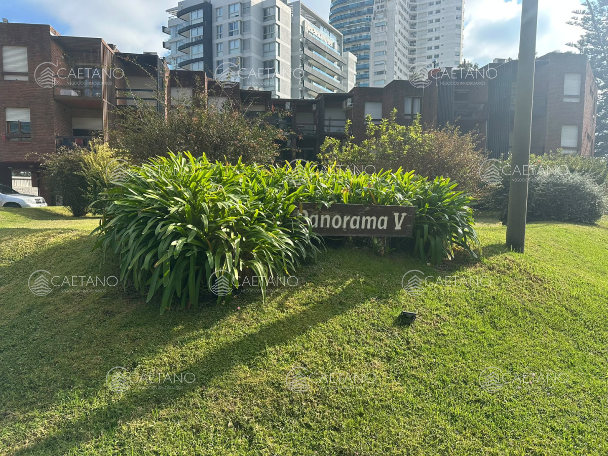 Apartamento de 2 Dormitorios en Aidy Grill - Punta del Este - DMC17310A