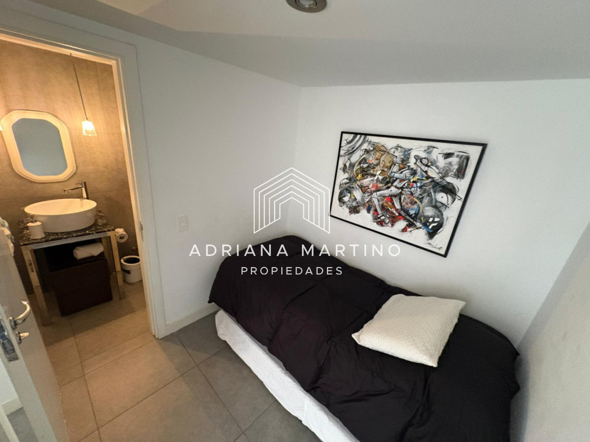 Apartamento ID.71647 -  Vendo Apto En Torre Yoo de 1 1/2 dormitorio Excelente Estado . Una Torre Con Todas Las Amenidades . No Deje De Perder Esta Oportunidad