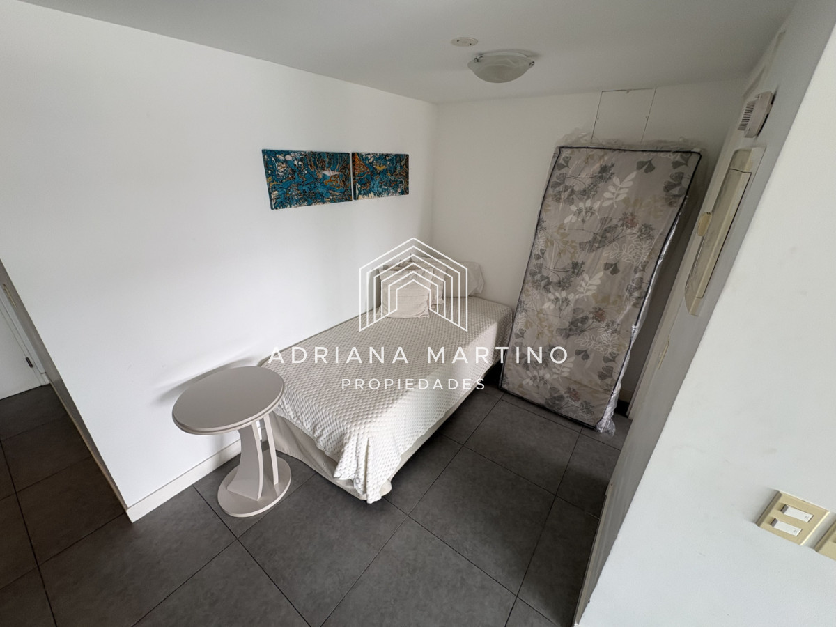 Apartamento ID.71648 -  Vendo Apto En Torre Yoo de 1 1/2 dormitorio Excelente Estado . Una Torre Con Todas Las Amenidades . No Deje De Perder Esta Oportunidad