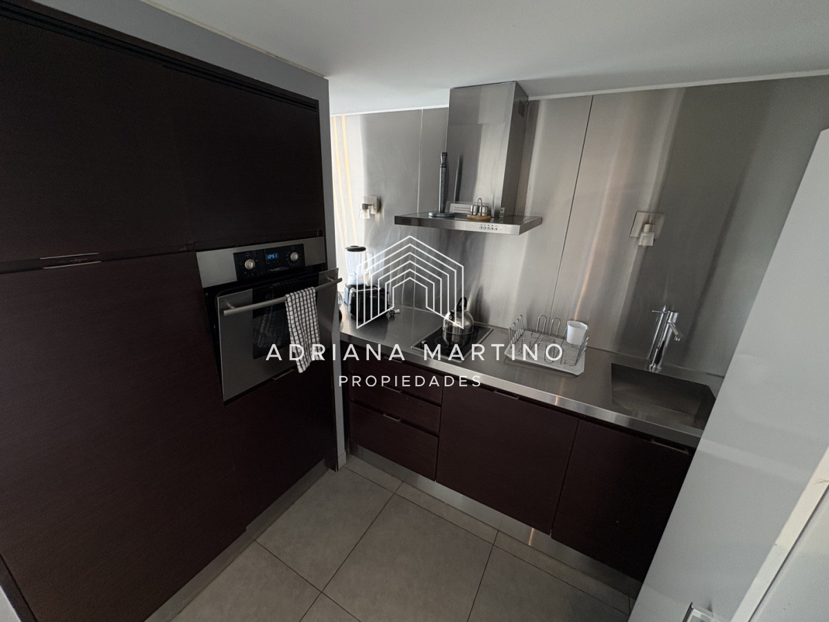 Apartamento ID.71648 -  Vendo Apto En Torre Yoo de 1 1/2 dormitorio Excelente Estado . Una Torre Con Todas Las Amenidades . No Deje De Perder Esta Oportunidad