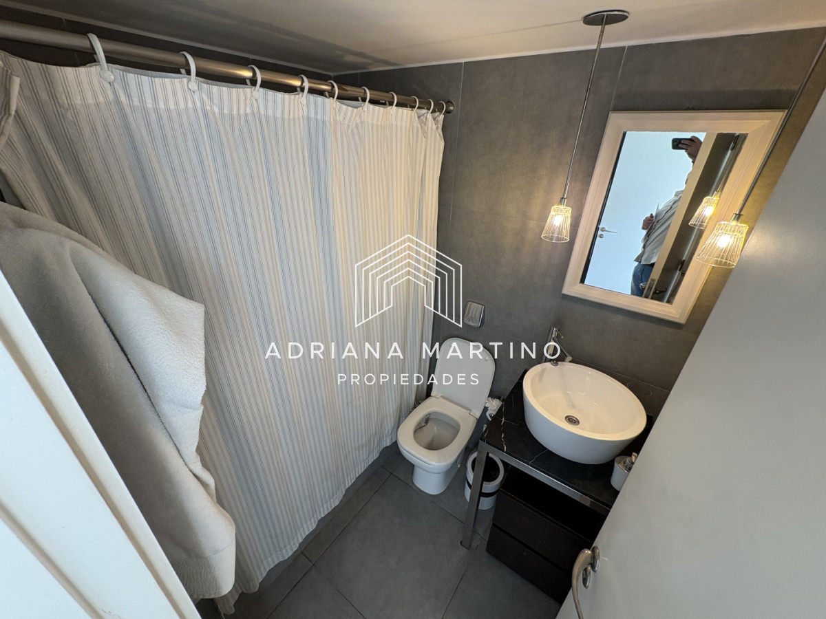 Apartamento ID.71648 -  Vendo Apto En Torre Yoo de 1 1/2 dormitorio Excelente Estado . Una Torre Con Todas Las Amenidades . No Deje De Perder Esta Oportunidad