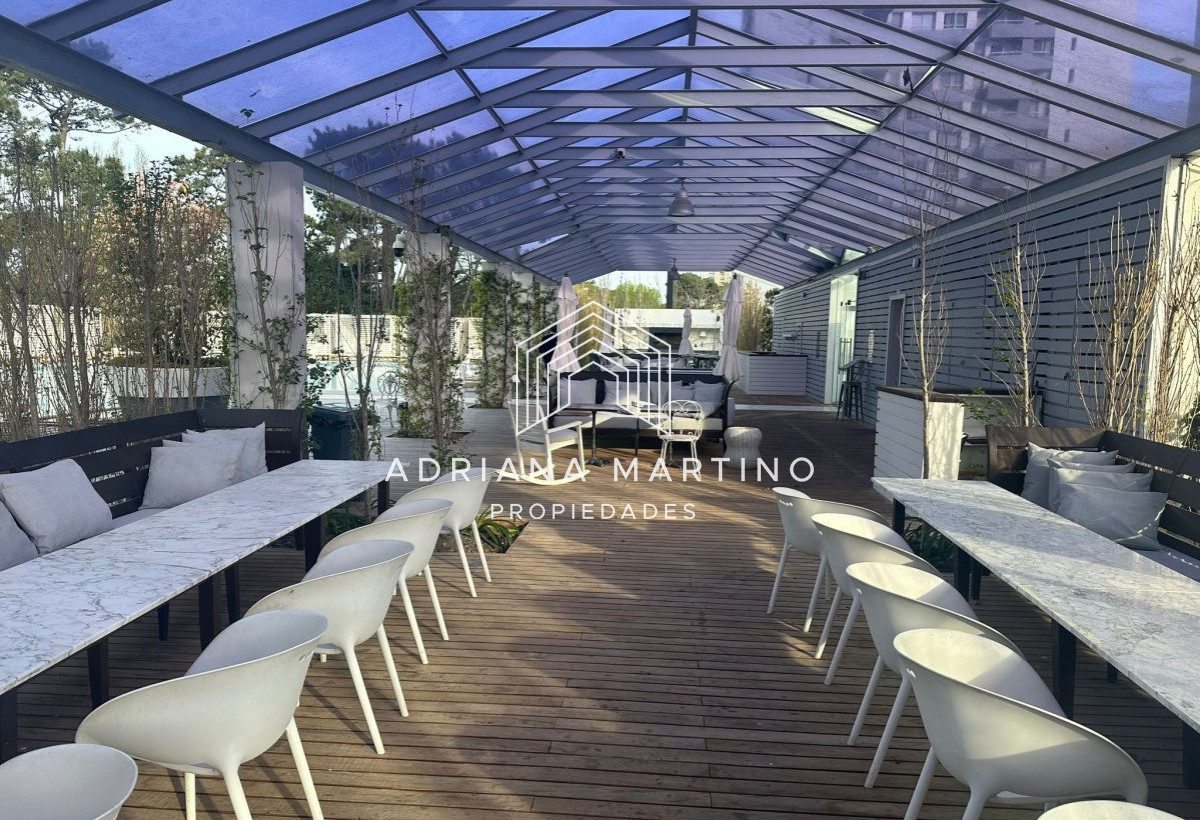 Apartamento ID.71648 -  Vendo Apto En Torre Yoo de 1 1/2 dormitorio Excelente Estado . Una Torre Con Todas Las Amenidades . No Deje De Perder Esta Oportunidad