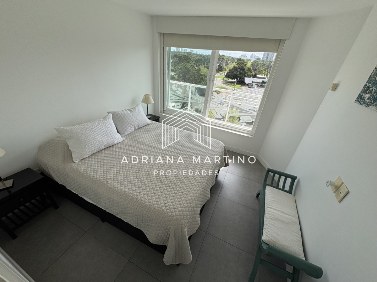 Apartamento ID.71648 -  Vendo Apto En Torre Yoo de 1 1/2 dormitorio Excelente Estado . Una Torre Con Todas Las Amenidades . No Deje De Perder Esta Oportunidad