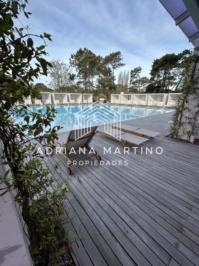 Apartamento ID.71647 -  Vendo Apto En Torre Yoo de 1 1/2 dormitorio Excelente Estado . Una Torre Con Todas Las Amenidades . No Deje De Perder Esta Oportunidad