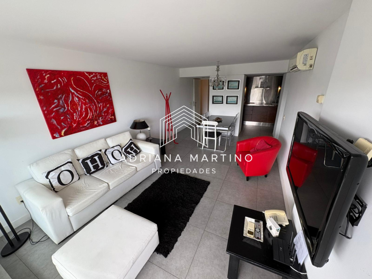 Apartamento ID.71647 -  Vendo Apto En Torre Yoo de 1 1/2 dormitorio Excelente Estado . Una Torre Con Todas Las Amenidades . No Deje De Perder Esta Oportunidad