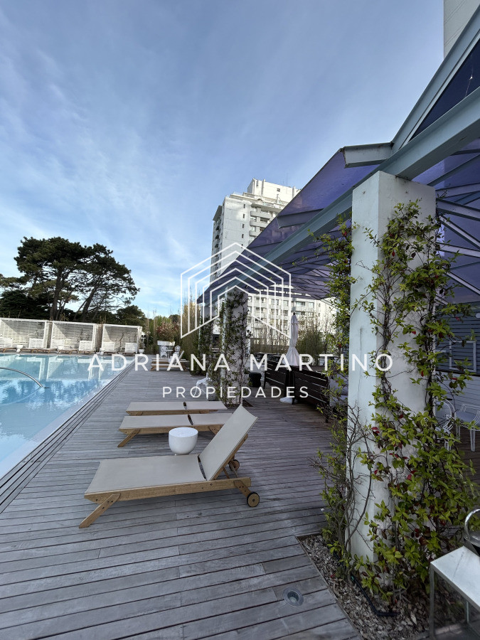 Apartamento ID.71647 -  Vendo Apto En Torre Yoo de 1 1/2 dormitorio Excelente Estado . Una Torre Con Todas Las Amenidades . No Deje De Perder Esta Oportunidad