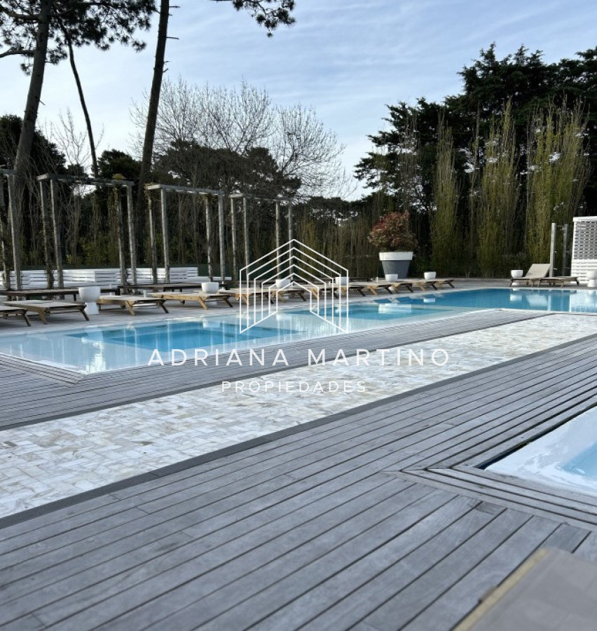 Apartamento ID.71648 -  Vendo Apto En Torre Yoo de 1 1/2 dormitorio Excelente Estado . Una Torre Con Todas Las Amenidades . No Deje De Perder Esta Oportunidad