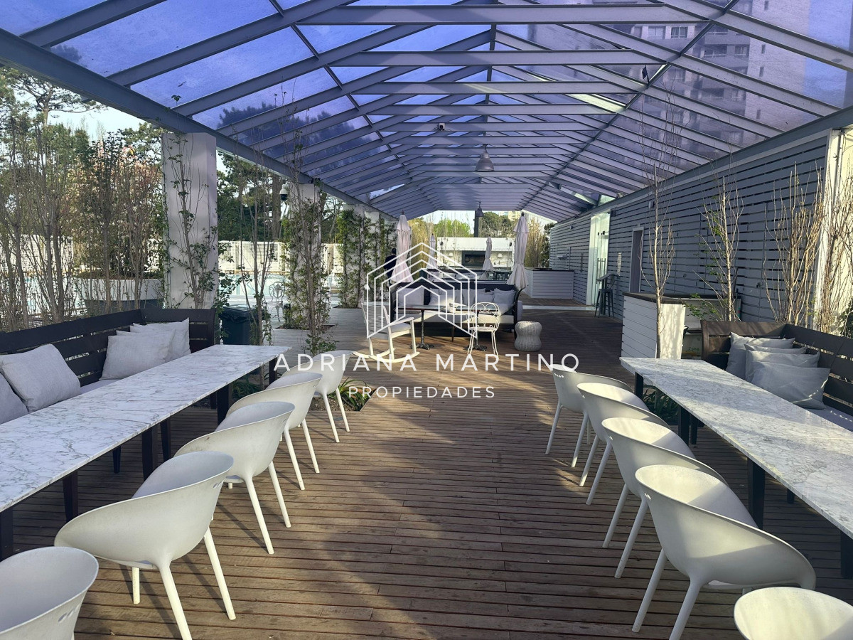 Apartamento ID.71647 -  Vendo Apto En Torre Yoo de 1 1/2 dormitorio Excelente Estado . Una Torre Con Todas Las Amenidades . No Deje De Perder Esta Oportunidad