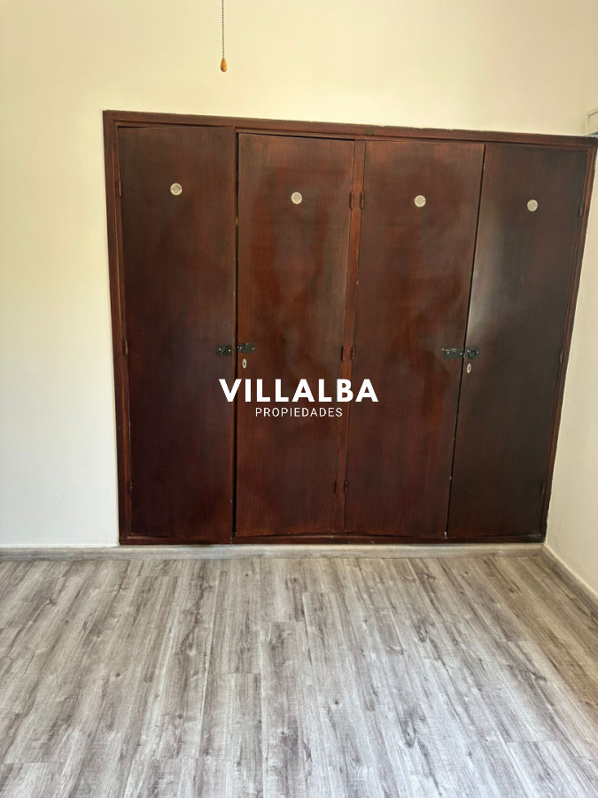 Casa ID.4663 - OPORTUNIDAD EN BARRIO CANTEGRIL . VENDO CASA DE 3 DORM. Y 3 BAÑOS EN ZONA DE COLEGIOS, FACULTADES Y CENTROS DE SALUD 