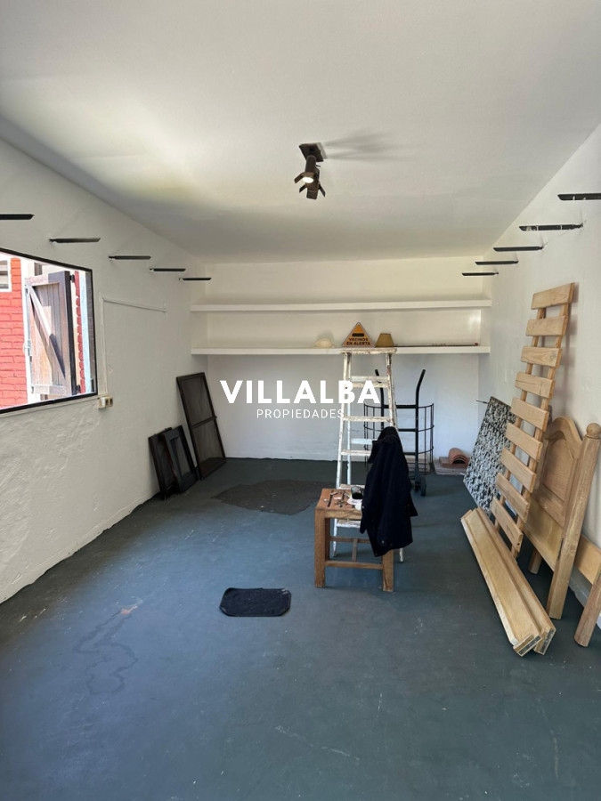 Casa ID.4663 - OPORTUNIDAD EN BARRIO CANTEGRIL . VENDO CASA DE 3 DORM. Y 3 BAÑOS EN ZONA DE COLEGIOS, FACULTADES Y CENTROS DE SALUD 