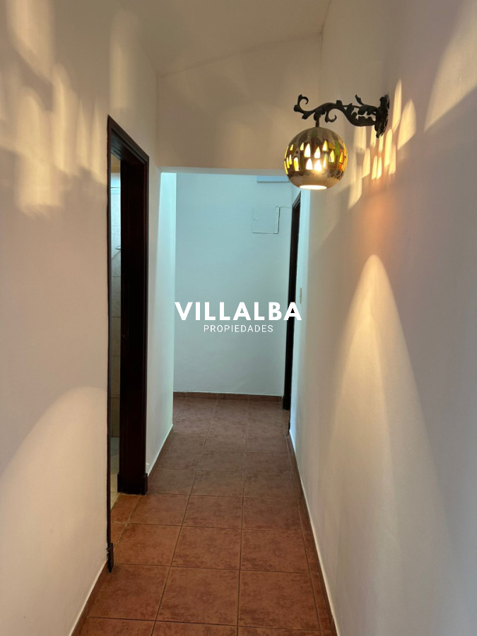 Casa ID.4663 - OPORTUNIDAD EN BARRIO CANTEGRIL . VENDO CASA DE 3 DORM. Y 3 BAÑOS EN ZONA DE COLEGIOS, FACULTADES Y CENTROS DE SALUD 