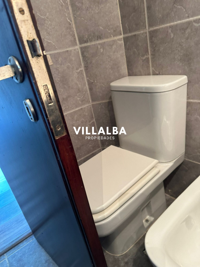 Casa ID.4663 - OPORTUNIDAD EN BARRIO CANTEGRIL . VENDO CASA DE 3 DORM. Y 3 BAÑOS EN ZONA DE COLEGIOS, FACULTADES Y CENTROS DE SALUD 