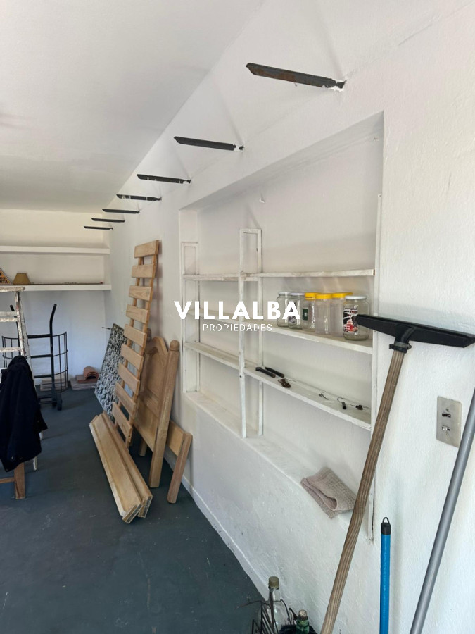 Casa ID.4663 - OPORTUNIDAD EN BARRIO CANTEGRIL . VENDO CASA DE 3 DORM. Y 3 BAÑOS EN ZONA DE COLEGIOS, FACULTADES Y CENTROS DE SALUD 