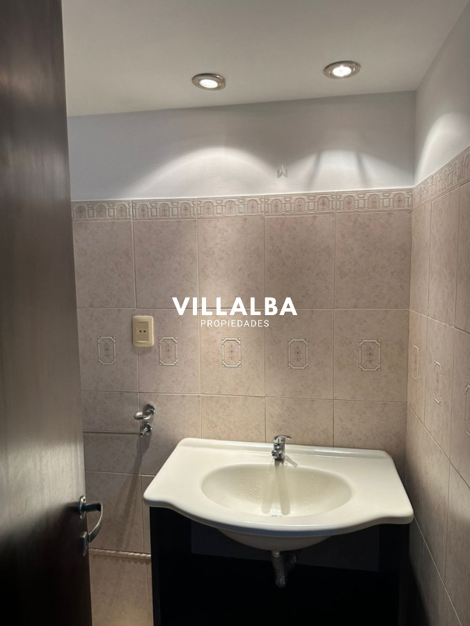 Casa ID.4663 - OPORTUNIDAD EN BARRIO CANTEGRIL . VENDO CASA DE 3 DORM. Y 3 BAÑOS EN ZONA DE COLEGIOS, FACULTADES Y CENTROS DE SALUD 
