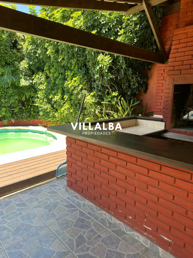 Casa ID.4663 - OPORTUNIDAD EN BARRIO CANTEGRIL . VENDO CASA DE 3 DORM. Y 3 BAÑOS EN ZONA DE COLEGIOS, FACULTADES Y CENTROS DE SALUD 