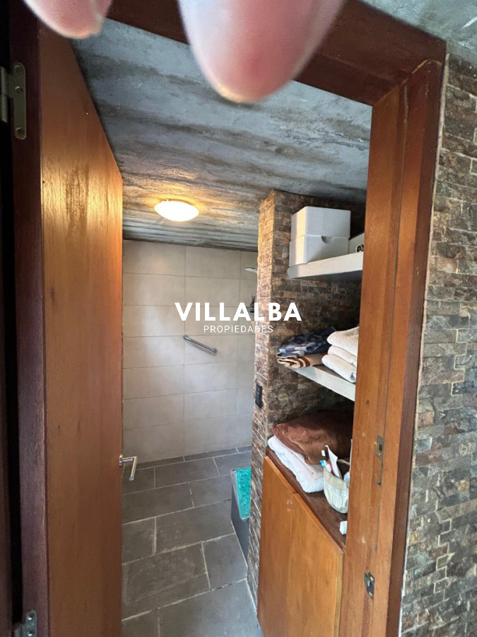 Chacra ID.4071 - LUGAR DE ENSUEÑO !!!!  VENDO CHACRA DE 14 HAS QUE YA NO SE ENCUENTRAN EN LA ZONA . CANCHA DE POLO , PICADERO Y CABALLERIZAS 