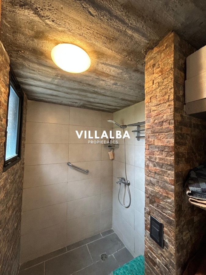 Chacra ID.4071 - LUGAR DE ENSUEÑO !!!!  VENDO CHACRA DE 14 HAS QUE YA NO SE ENCUENTRAN EN LA ZONA . CANCHA DE POLO , PICADERO Y CABALLERIZAS 