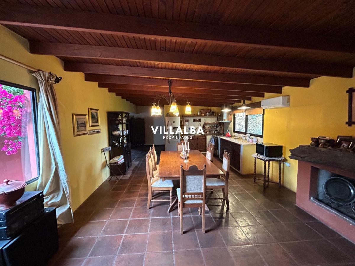 Chacra ID.4071 - LUGAR DE ENSUEÑO !!!!  VENDO CHACRA DE 14 HAS QUE YA NO SE ENCUENTRAN EN LA ZONA . CANCHA DE POLO , PICADERO Y CABALLERIZAS 