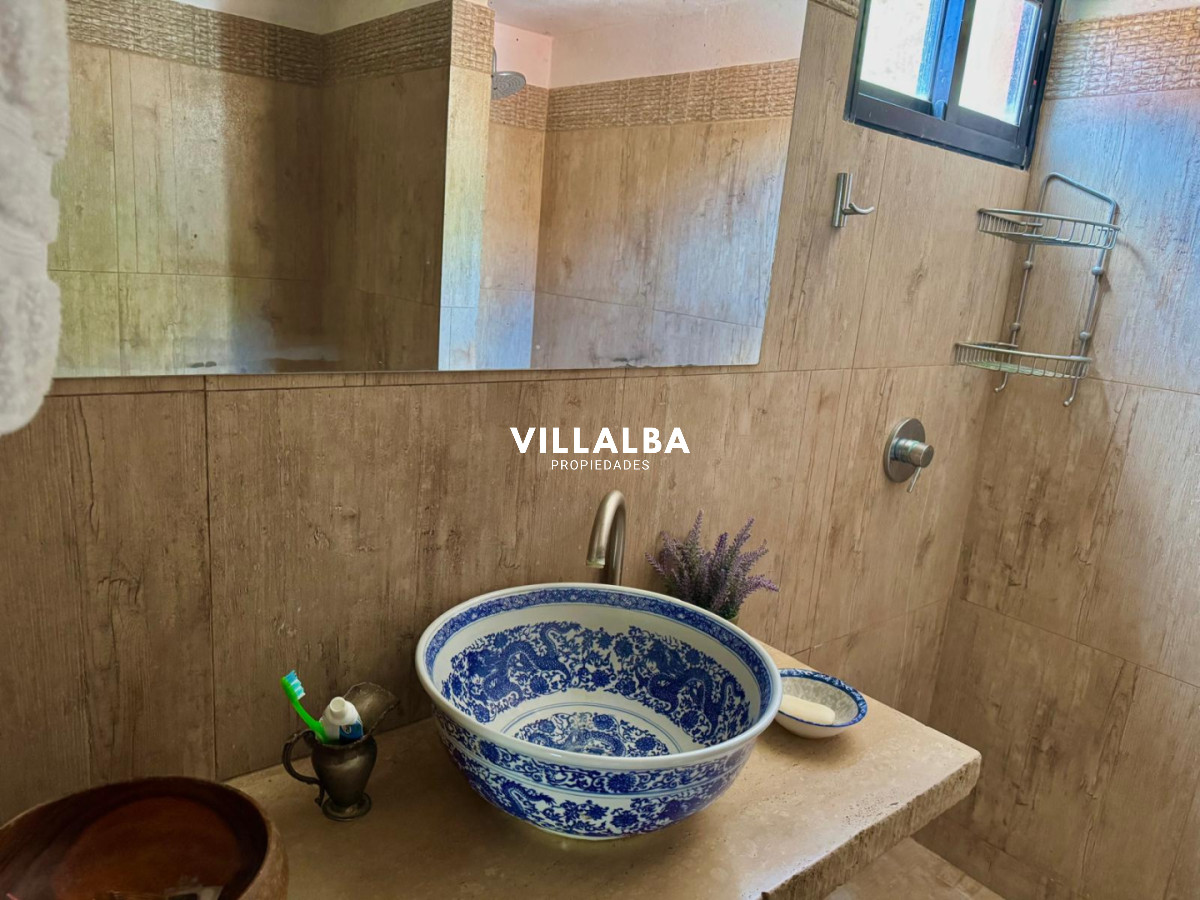 Chacra ID.4071 - LUGAR DE ENSUEÑO !!!!  VENDO CHACRA DE 14 HAS QUE YA NO SE ENCUENTRAN EN LA ZONA . CANCHA DE POLO , PICADERO Y CABALLERIZAS 