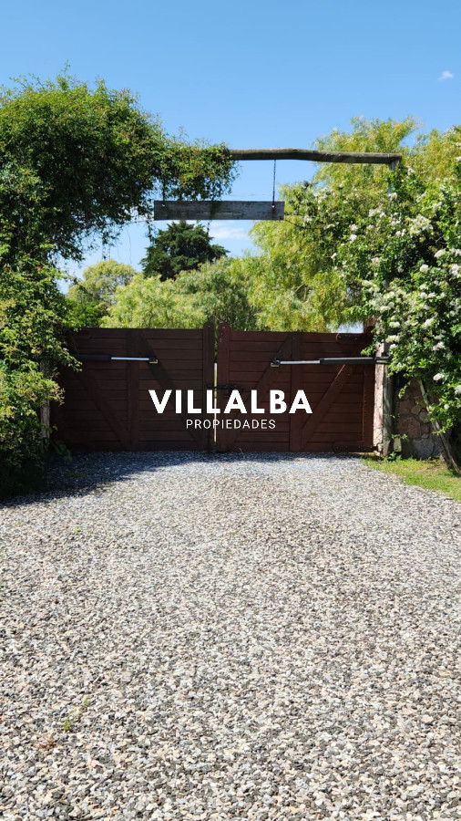 Chacra ID.4071 - LUGAR DE ENSUEÑO !!!!  VENDO CHACRA DE 14 HAS QUE YA NO SE ENCUENTRAN EN LA ZONA . CANCHA DE POLO , PICADERO Y CABALLERIZAS 