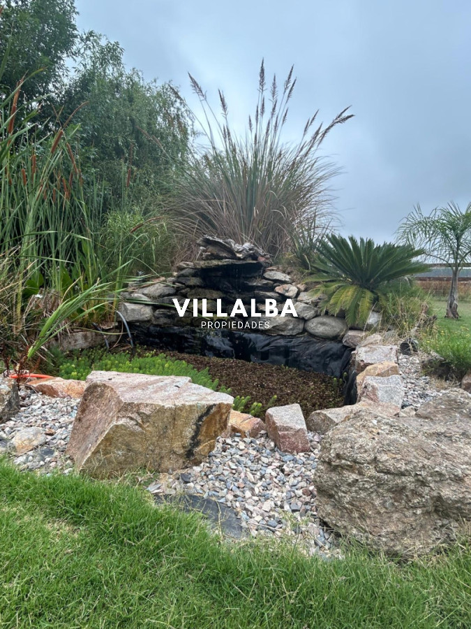 Chacra ID.4071 - LUGAR DE ENSUEÑO !!!!  VENDO CHACRA DE 14 HAS QUE YA NO SE ENCUENTRAN EN LA ZONA . CANCHA DE POLO , PICADERO Y CABALLERIZAS 