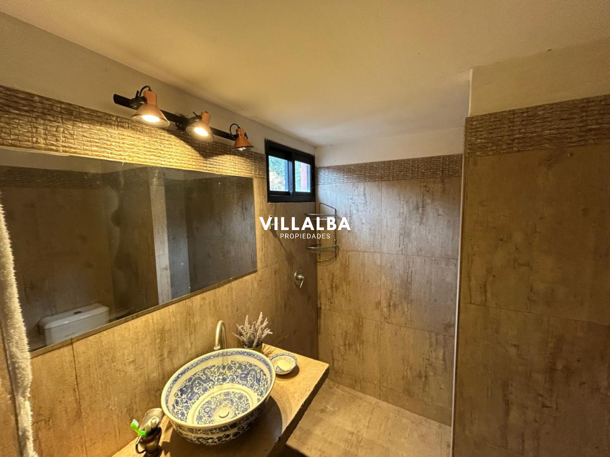 Chacra ID.4071 - LUGAR DE ENSUEÑO !!!!  VENDO CHACRA DE 14 HAS QUE YA NO SE ENCUENTRAN EN LA ZONA . CANCHA DE POLO , PICADERO Y CABALLERIZAS 