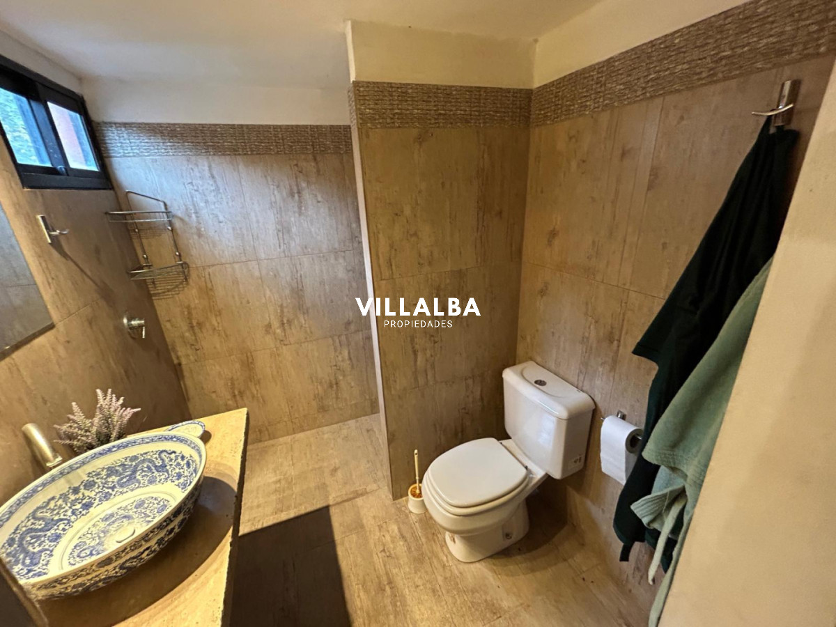 Chacra ID.4071 - LUGAR DE ENSUEÑO !!!!  VENDO CHACRA DE 14 HAS QUE YA NO SE ENCUENTRAN EN LA ZONA . CANCHA DE POLO , PICADERO Y CABALLERIZAS 