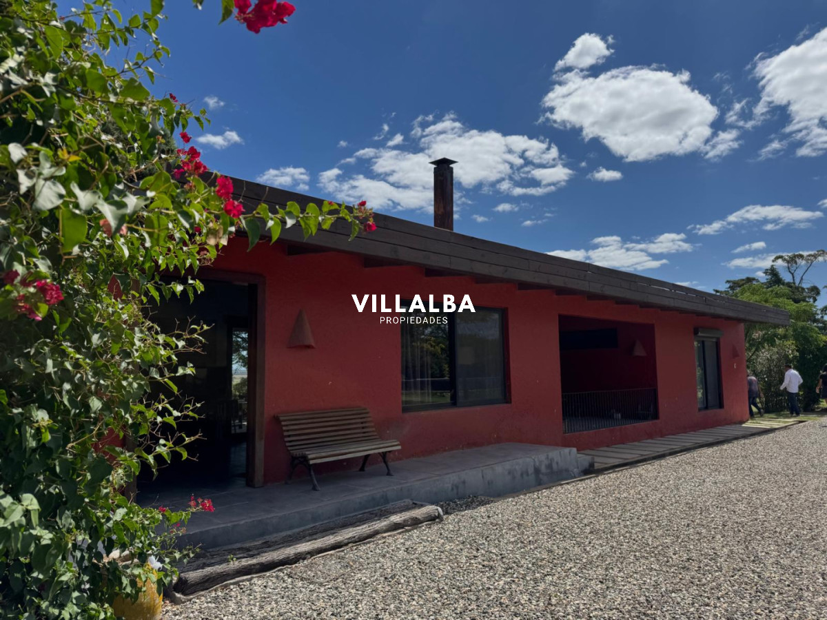 Chacra ID.4071 - LUGAR DE ENSUEÑO !!!!  VENDO CHACRA DE 14 HAS QUE YA NO SE ENCUENTRAN EN LA ZONA . CANCHA DE POLO , PICADERO Y CABALLERIZAS 