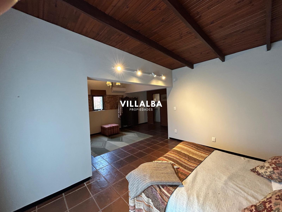 Chacra ID.4071 - LUGAR DE ENSUEÑO !!!!  VENDO CHACRA DE 14 HAS QUE YA NO SE ENCUENTRAN EN LA ZONA . CANCHA DE POLO , PICADERO Y CABALLERIZAS 