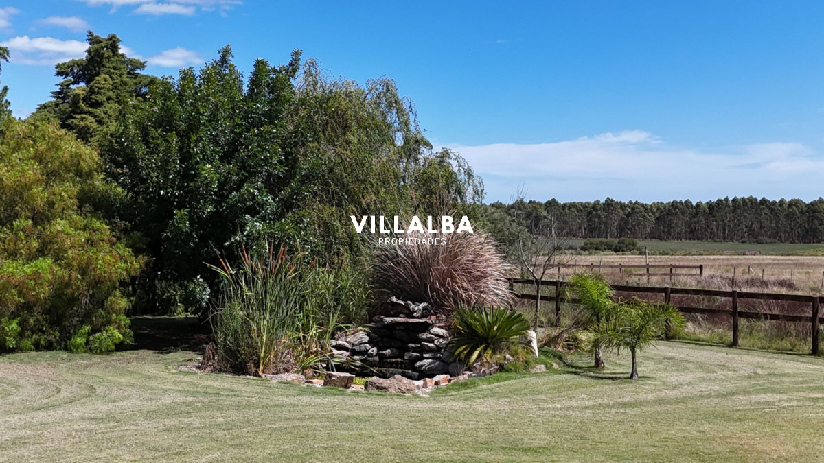 Chacra ID.4071 - LUGAR DE ENSUEÑO !!!!  VENDO CHACRA DE 14 HAS QUE YA NO SE ENCUENTRAN EN LA ZONA . CANCHA DE POLO , PICADERO Y CABALLERIZAS 