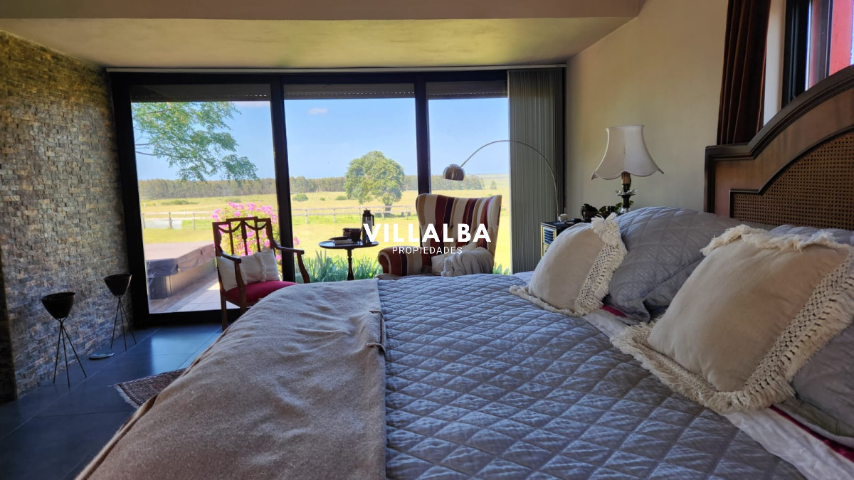 Chacra ID.4071 - LUGAR DE ENSUEÑO !!!!  VENDO CHACRA DE 14 HAS QUE YA NO SE ENCUENTRAN EN LA ZONA . CANCHA DE POLO , PICADERO Y CABALLERIZAS 