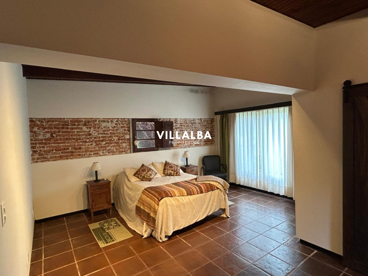 Chacra ID.4071 - LUGAR DE ENSUEÑO !!!!  VENDO CHACRA DE 14 HAS QUE YA NO SE ENCUENTRAN EN LA ZONA . CANCHA DE POLO , PICADERO Y CABALLERIZAS 