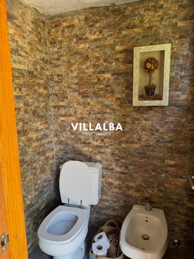 Chacra ID.4071 - LUGAR DE ENSUEÑO !!!!  VENDO CHACRA DE 14 HAS QUE YA NO SE ENCUENTRAN EN LA ZONA . CANCHA DE POLO , PICADERO Y CABALLERIZAS 