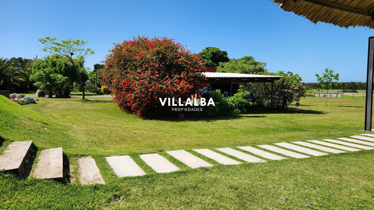 Chacra ID.4071 - LUGAR DE ENSUEÑO !!!!  VENDO CHACRA DE 14 HAS QUE YA NO SE ENCUENTRAN EN LA ZONA . CANCHA DE POLO , PICADERO Y CABALLERIZAS 